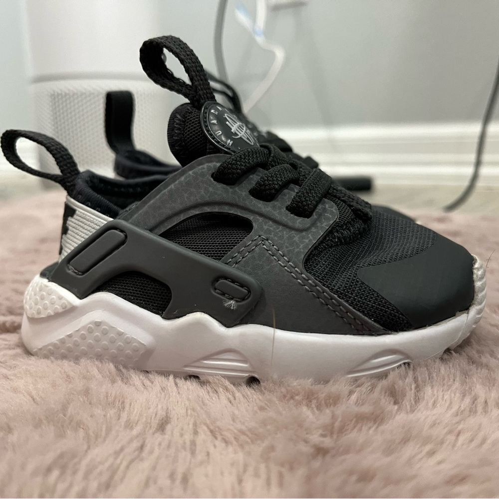 Nike | Huarache | Sz 5C
